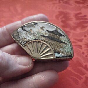 Vintage tiny music box  works great